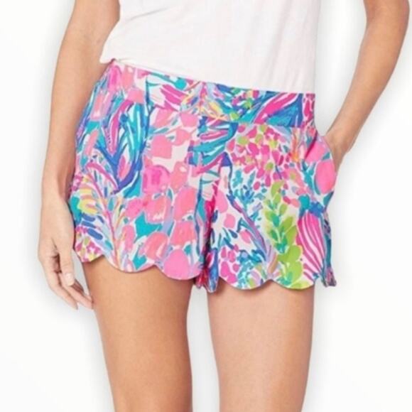 Lilly Pulitzer *Holy Grail* Gumbo Limbo Print Dahlia Shorts - Picture 1 of 10
